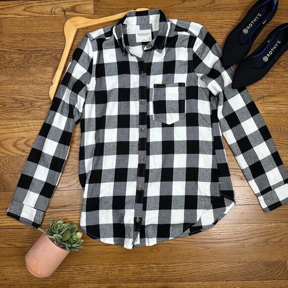 Abercrombie & Fitch Soft Collection Buffalo Plaid Black & White Button Down - Picture 1 of 8
